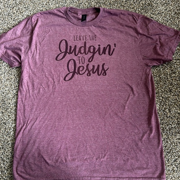 Gildan Tops - Women’s Size Large Jesus Tshirt
